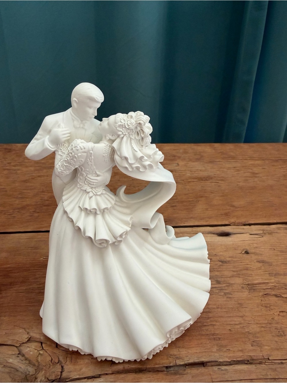 Wilton White Bianca Wedding Couple Cake Topper Vintage Wedding - Picture 3 of 6
